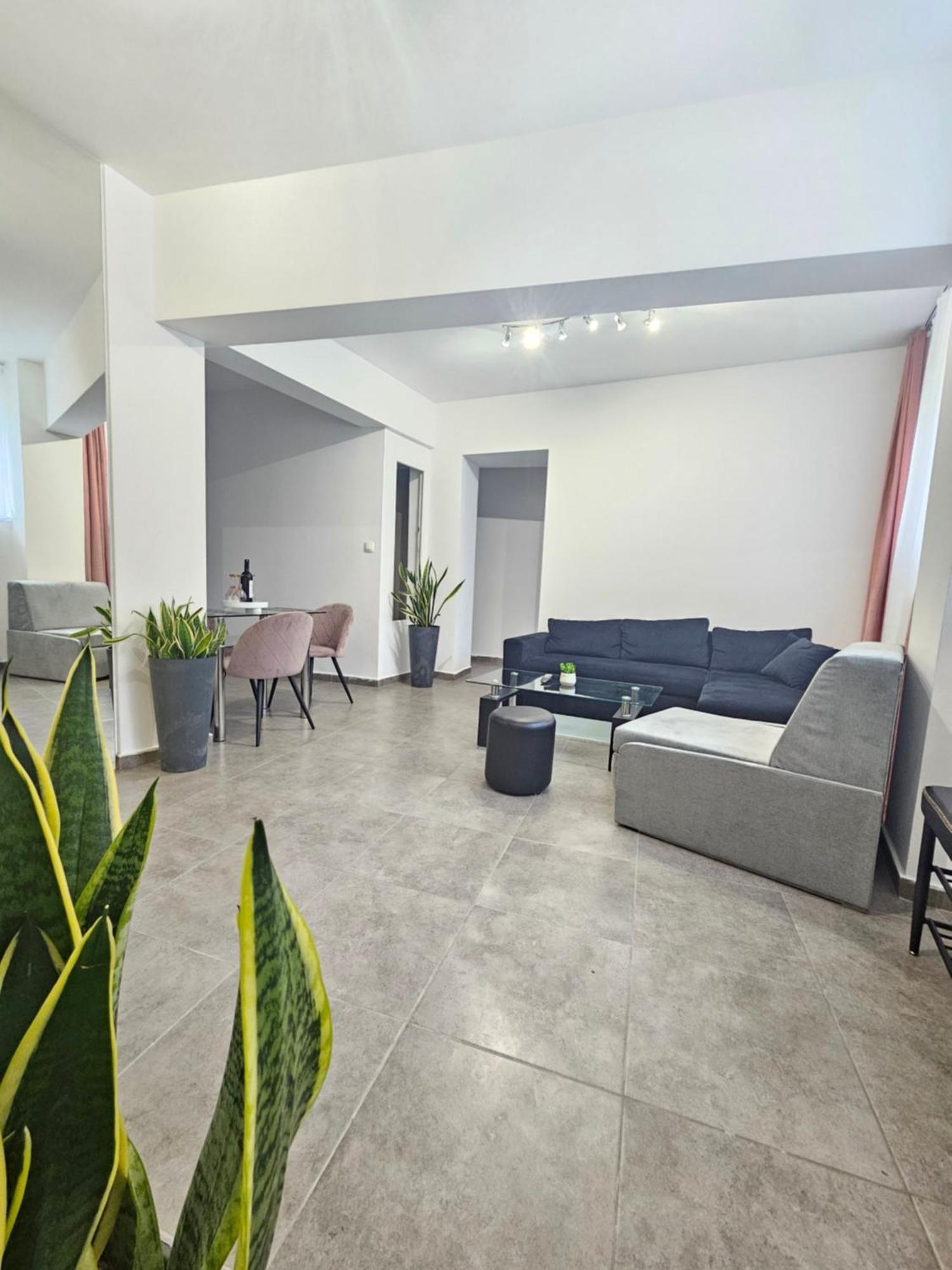 Apartment Acvi Lux - Center *